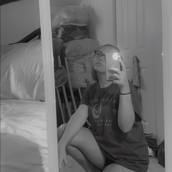 Meet your Posher, Paige - Picture 1 of 1